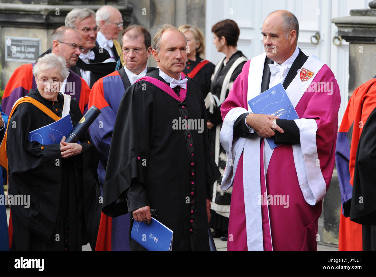 Sir Tim Berners-Lee, Erfinder des World Wide Web, einer der anderen ehrenamtlichen Absolventen Hillary Clintons Stockfoto