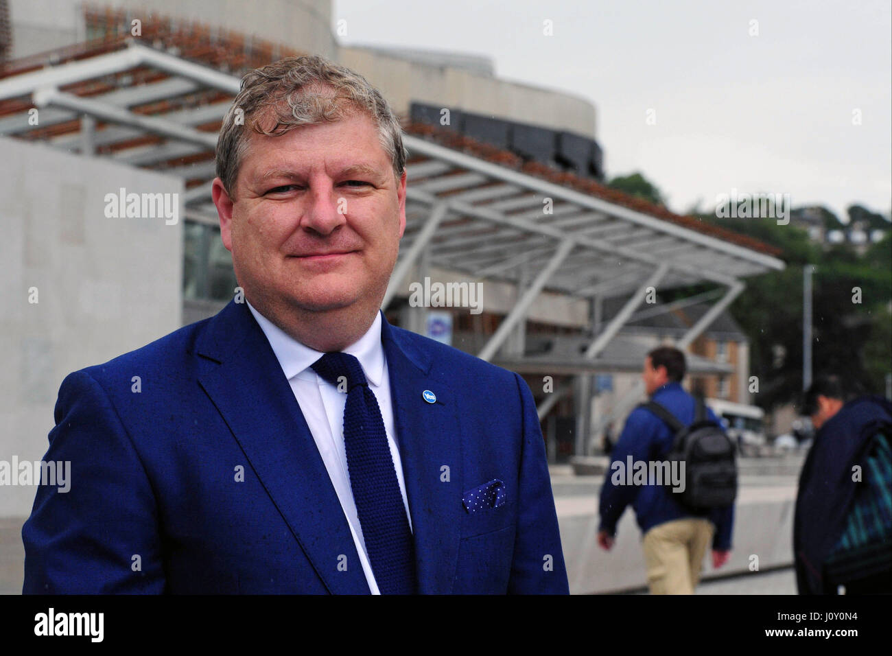 SNP Westminster Führer und Verteidigung Sprecher Angus Robertson gibt ein Interview nach einem Bericht von der unabhängigen Royal United Services Institute, die die Kosten für den Ausbau der Trident nuklearen Abschreckung aus Schottland, im Vergleich zu Schätzungen der unionistischen Parteien herunterspielt Stockfoto