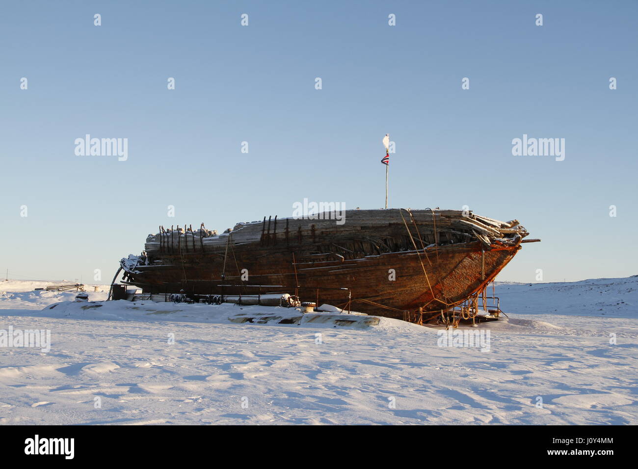 Schiffswrack bleibt die Maud in der Nähe von Cambridge Bay, benannt nach Königin Maud von Norwegen, ein Schiff gebaut für Roald Amundsen für seine Expedition in die Arktis. Stockfoto