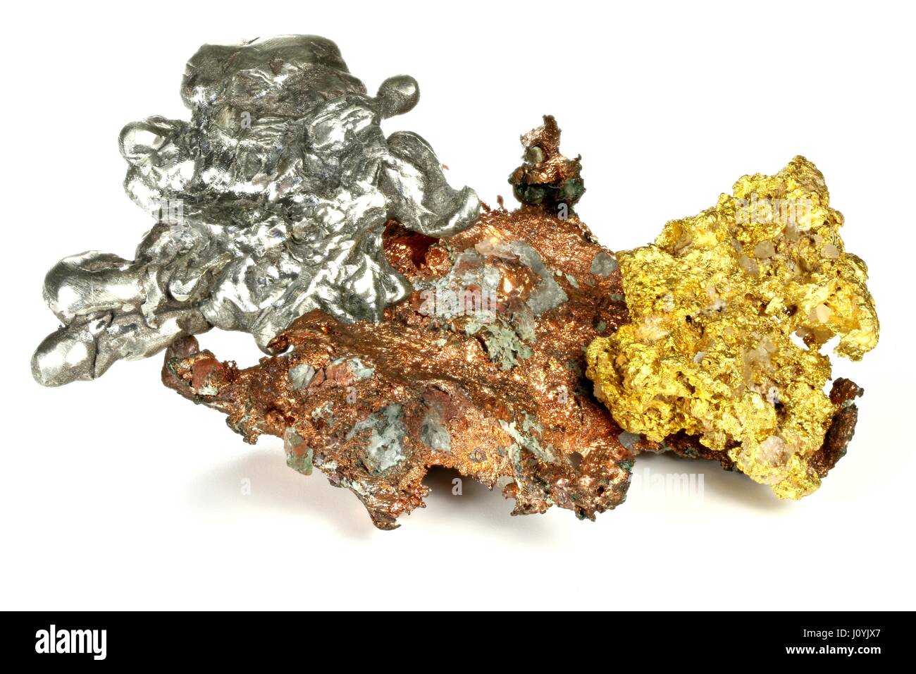 Gold, Silber und Kupfer Nuggets isoliert auf weißem Hintergrund Stockfoto