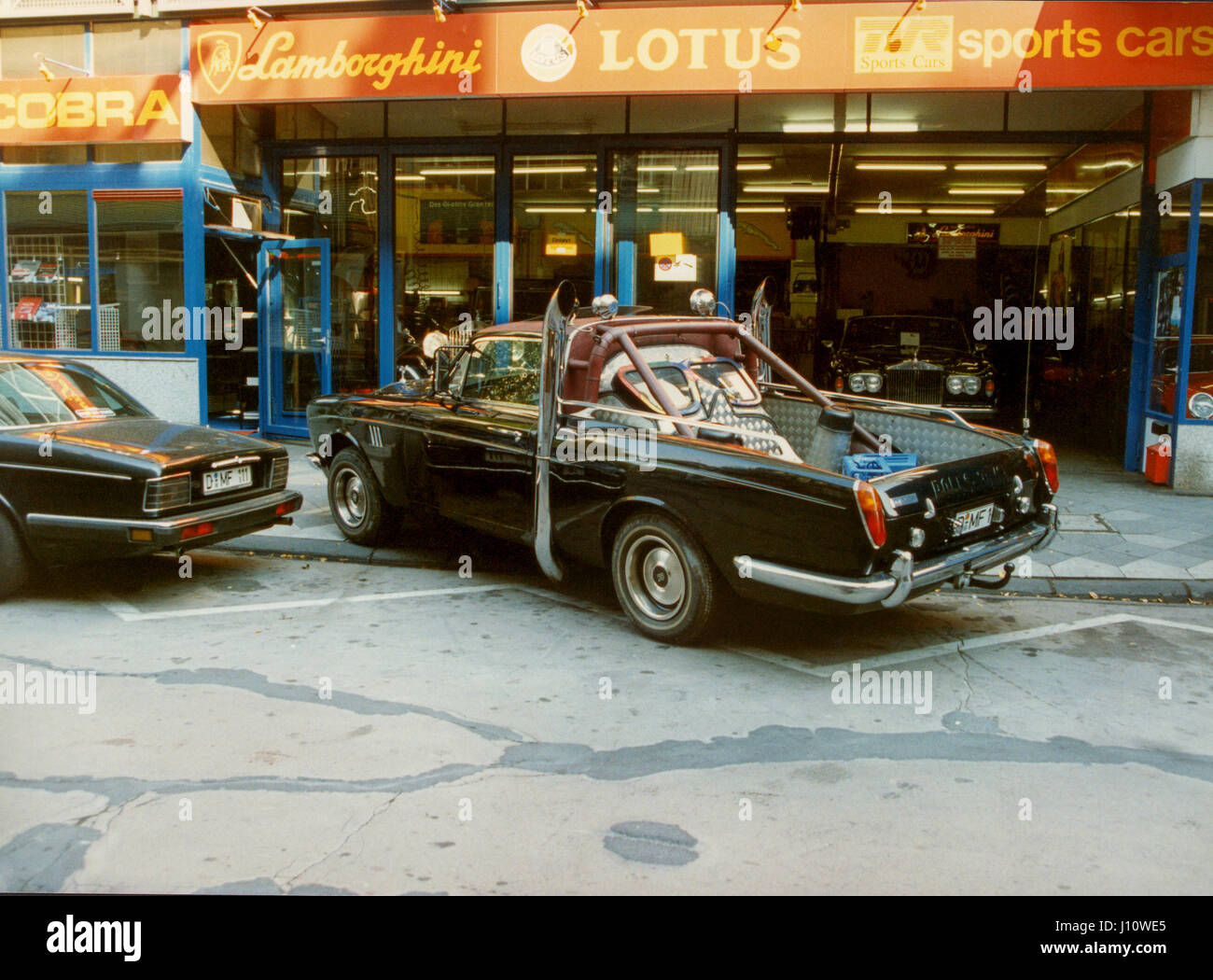 ROLLS-ROYCE als Servicefahrzeug für eine Auto-Werkstatt in Düsseldorf Deutschland 2002 umgebaut Stockfoto