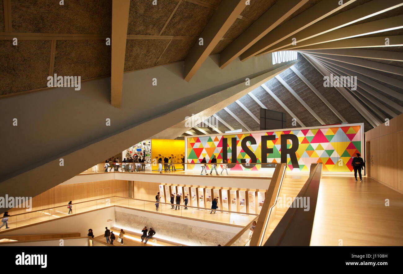 Innenraum des Design Museum, Kensington High Street, London, UK Stockfoto