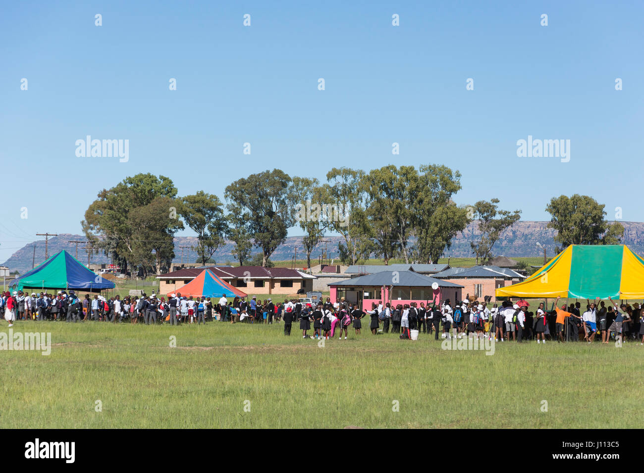 Schule für Kinder-Sport-Tag, Main South Road, Makhoathi, Maseru-Distrikt, Königreich von Lesotho Stockfoto