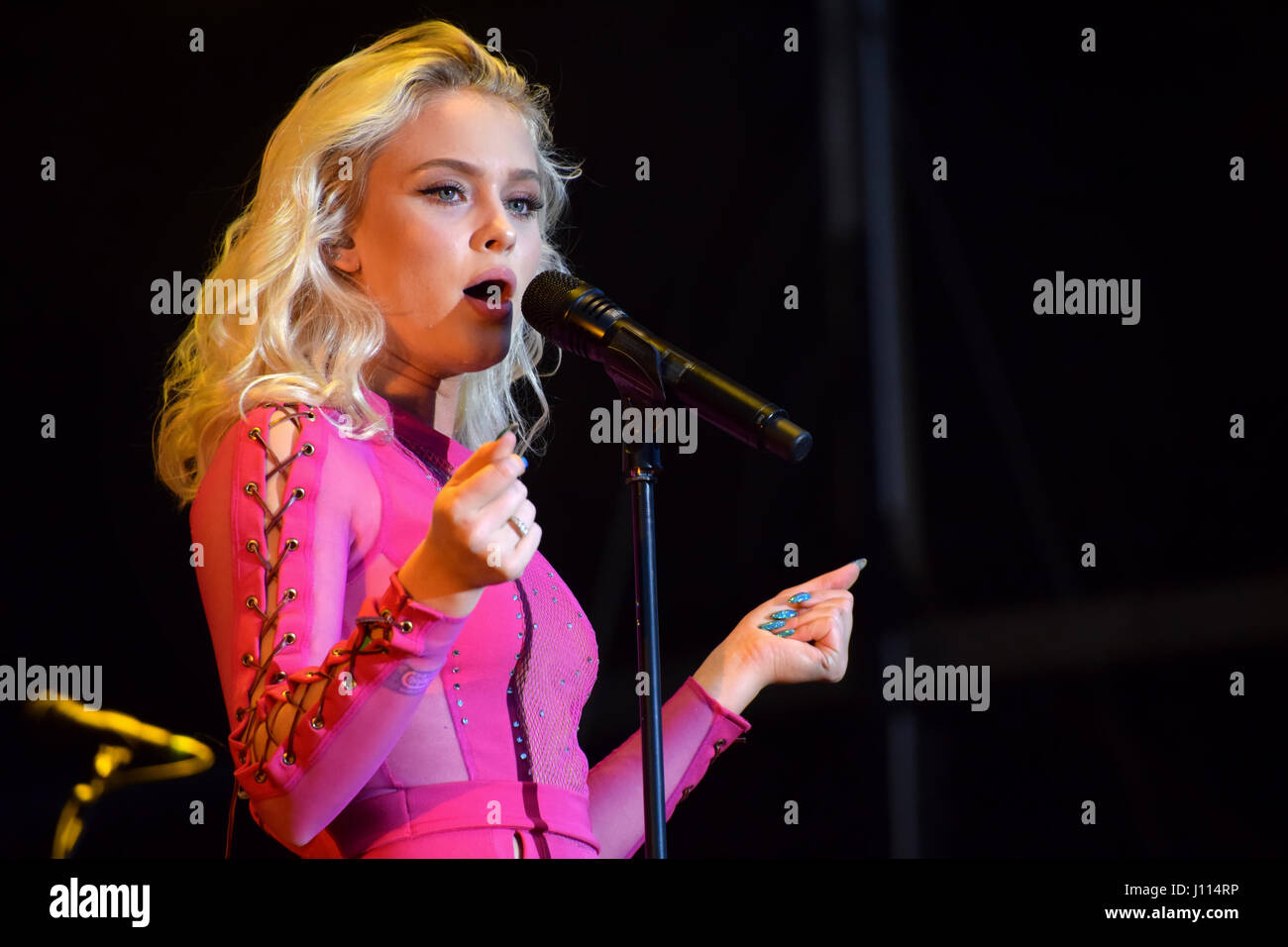 Zara Larsson am Bråvalla Festival 2016 in Norrköping, Schweden Stockfoto