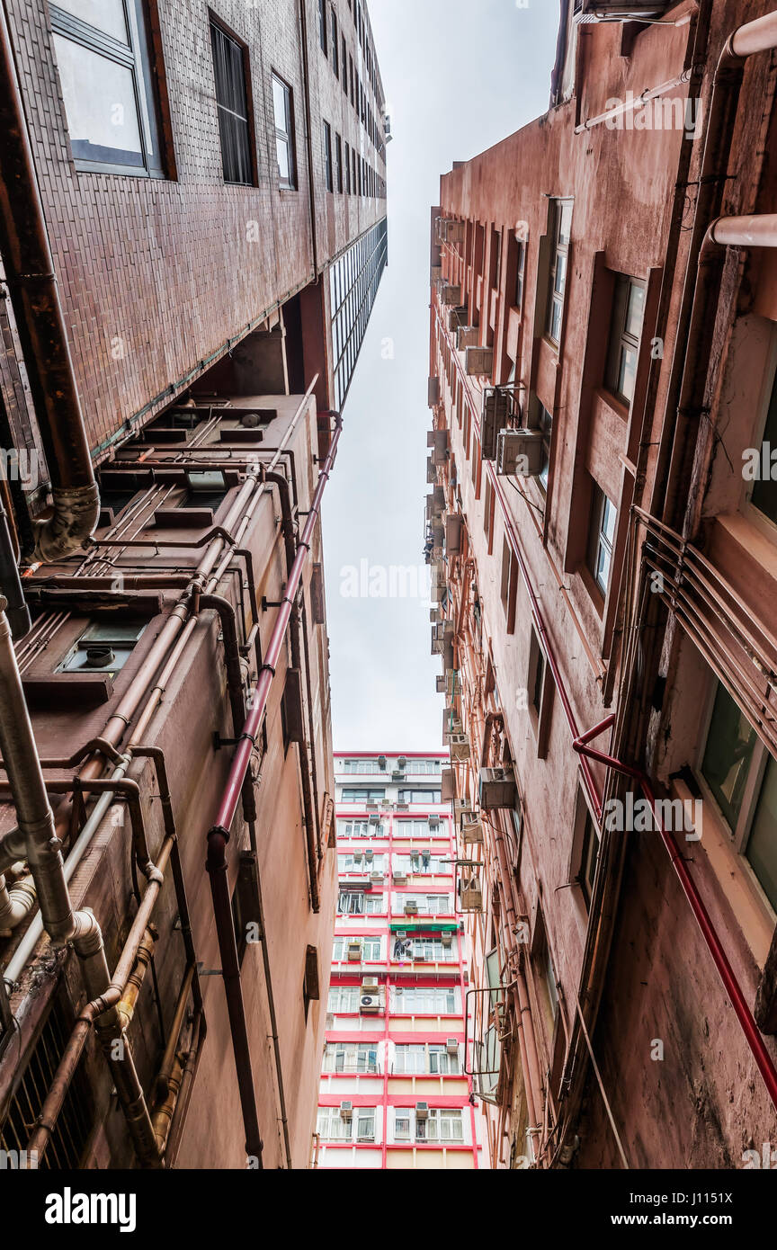 niedrigen Winkel Ansicht von Wolkenkratzern in Kowloon, Hong Kong Stockfoto