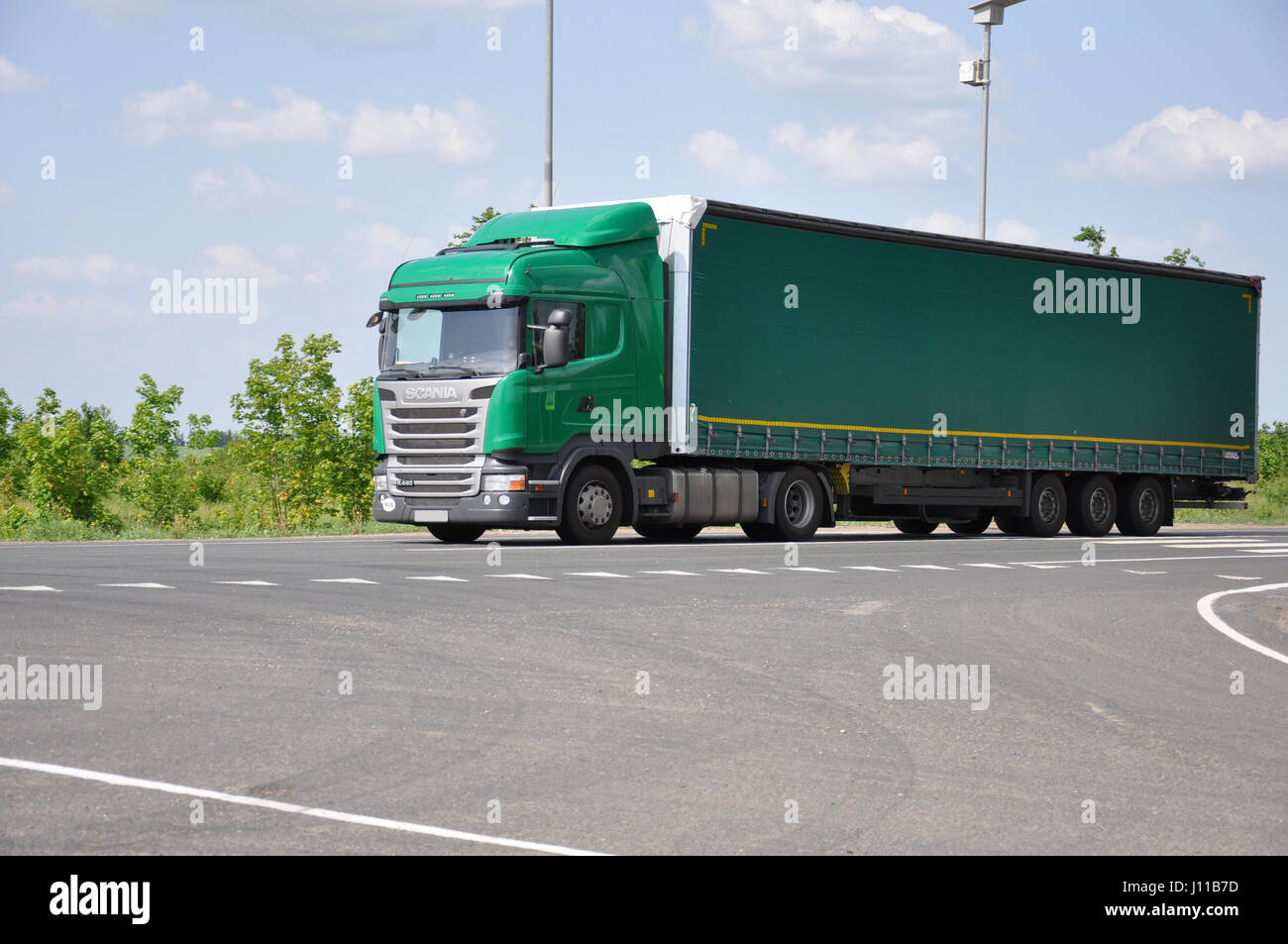 LIPETSK, RUSSLAND - 29.05.. 2015. Grün Scania Sattelzug interurban Road Stockfoto