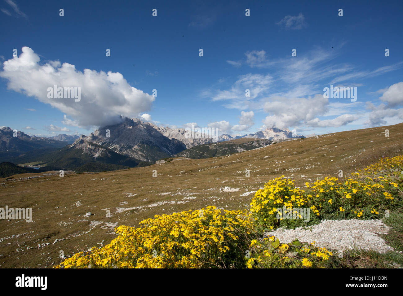 Wandern in den Dolomiten. Italienische Alpen, ein absolutes Mekka für outdoor-Enthusiasten. Spektakuläre Panoramen, bergigen Bergmassiven und felsigen Gipfeln, dass Stan Stockfoto