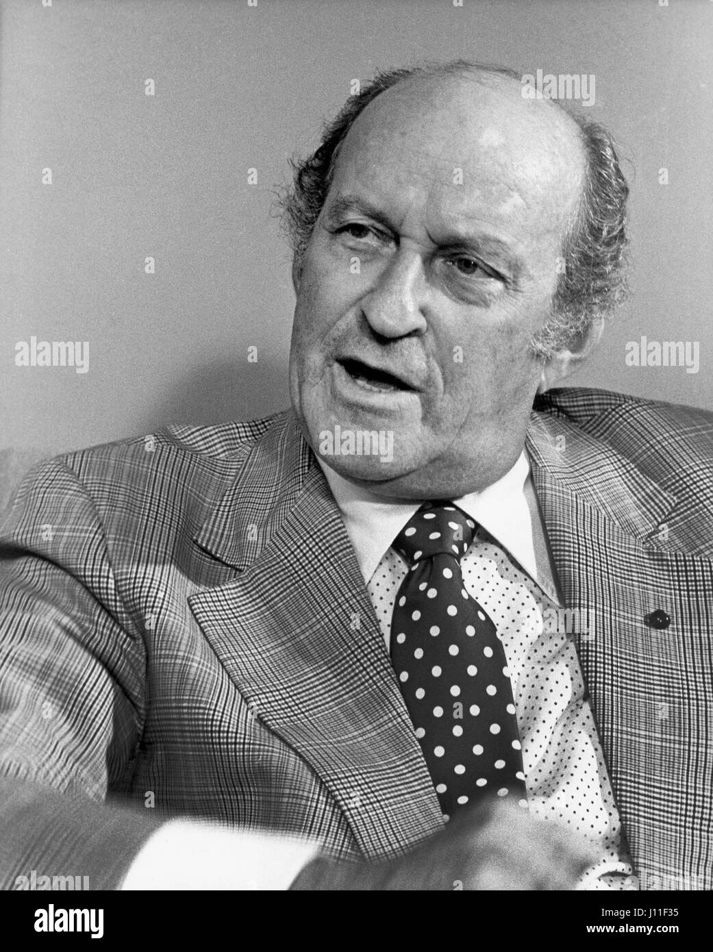 Garson Kanin, US-amerikanischer Autor und Regisseur von Theaterstücken und Filmen, Werbung Portrait für PBS Fernsehen zeigen, mehr als einfach, Hosted by Hugh Down, 16. November 1978 Stockfoto