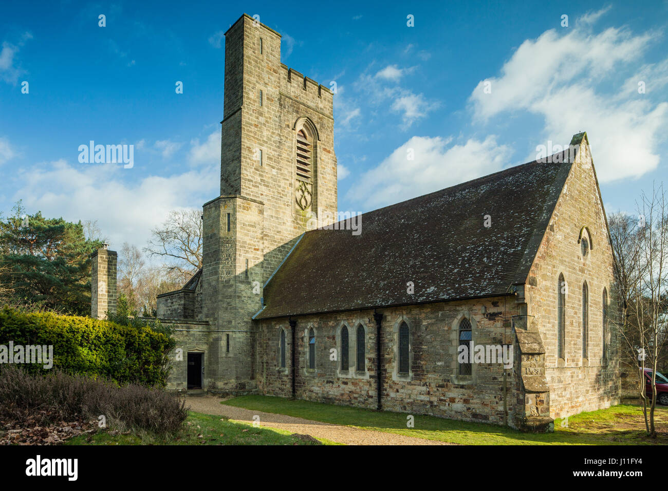 Anfang Frühling Nachmittag in der Christ Church in Fairwarp Dorf, East Sussex, England. Ashdown Forest. Stockfoto