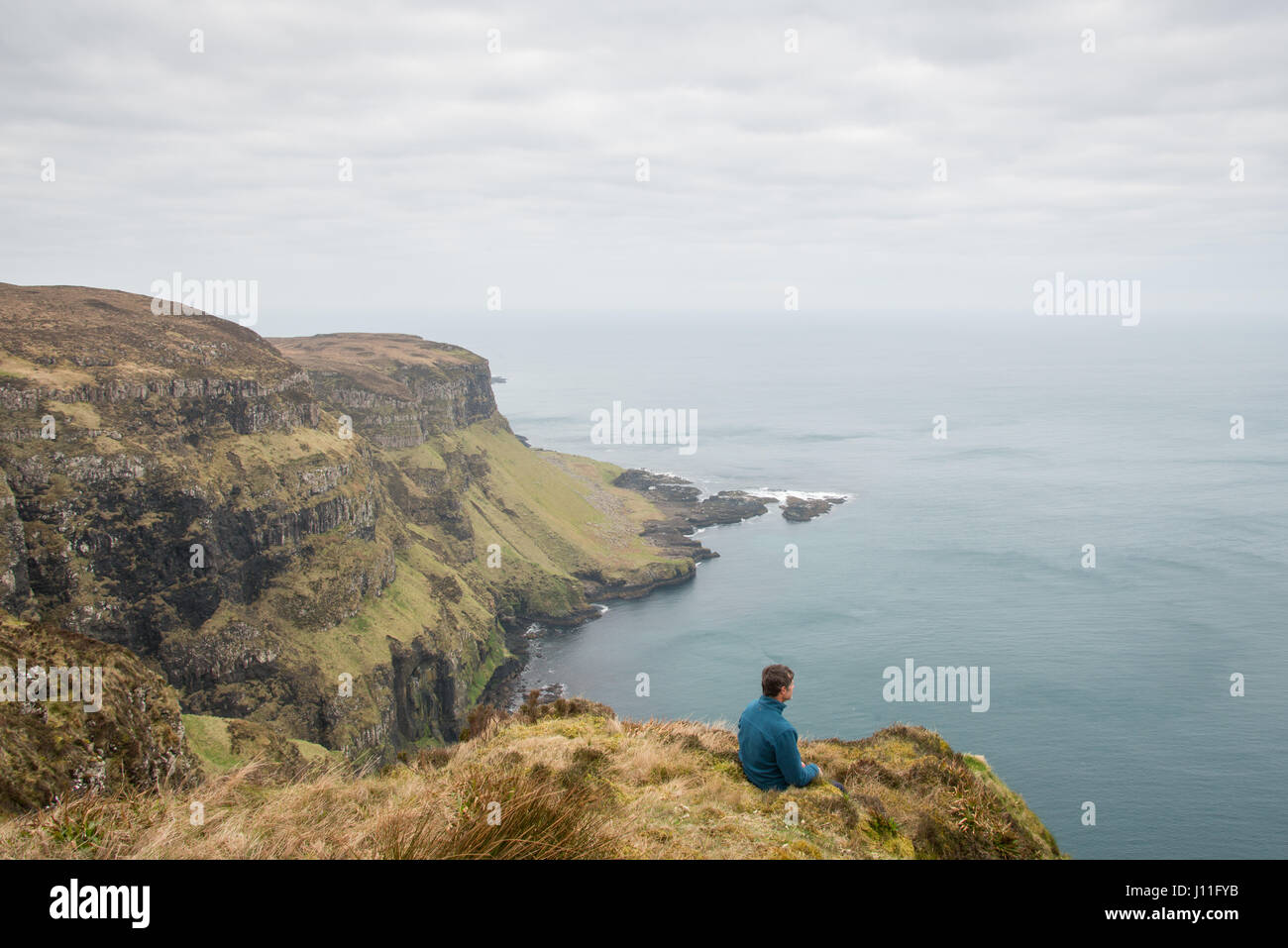 Genießen Sie den Blick von Klippen an der Nordküste der Insel von Canna, innere Hebriden, Schottland. Stockfoto
