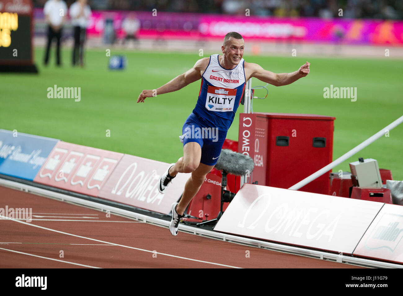 Richard Kilty (GBR), im Wettbewerb mit der Herren 100m Finale in London, Vereinigtes Königreich, IAAF Diamond League Jubiläumsspiele. 22. Juli 2016 Stockfoto
