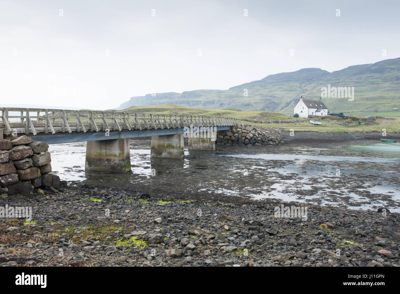 Der Causeway verbinden die Inseln Canna und Sanday, Inneren Hebriden, Schottland Stockfoto
