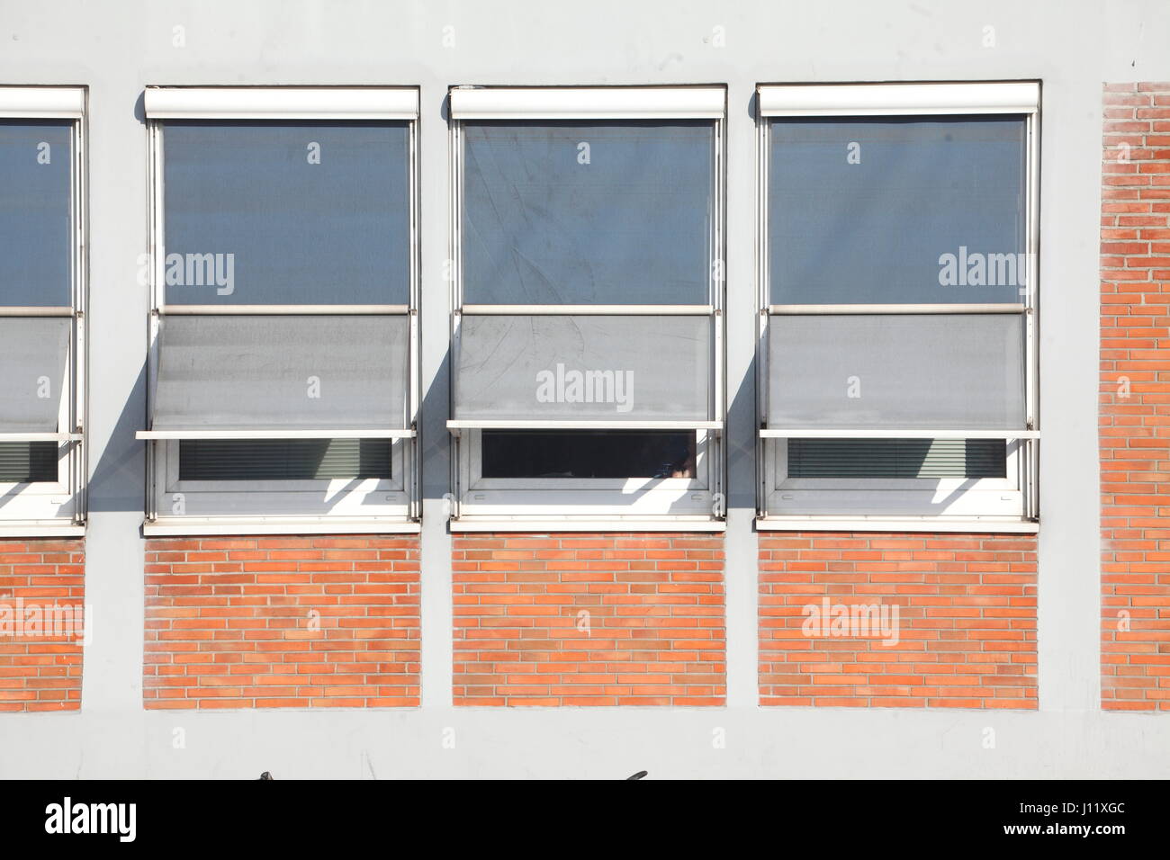 Fensterfront eines Büro-Haus Stockfoto