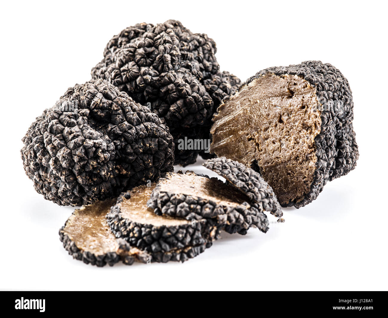 Schwarzen Trüffeln isoliert auf einem weißen Hintergrund. Gourmet und teures Essen. Stockfoto