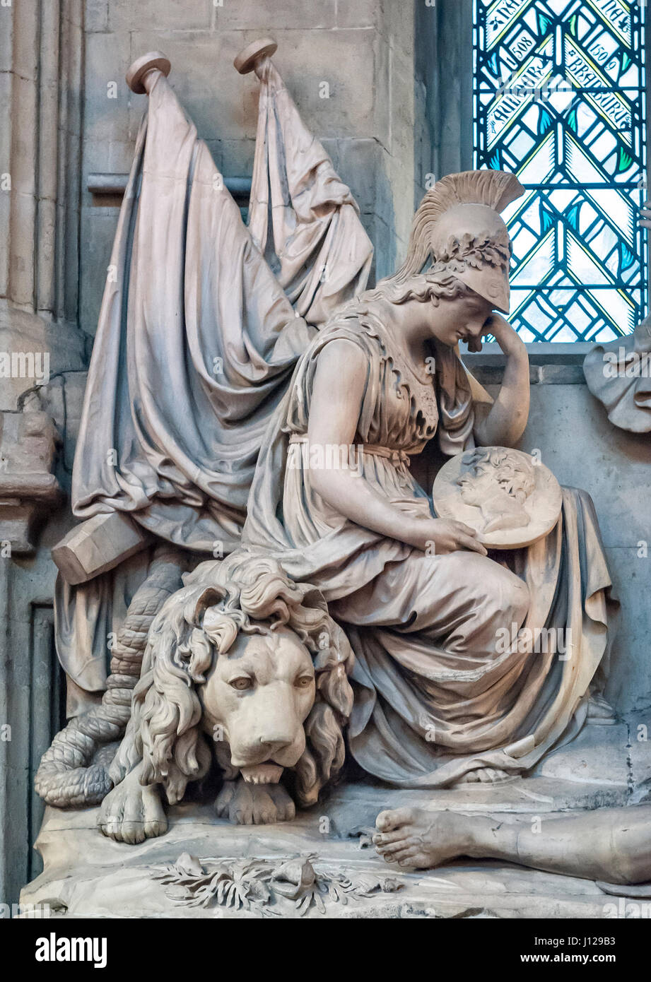 Guildhall, London, UK (Aula). Detail des Denkmals von Lord Nelson mit eine Trauer-Figur von Britannia auf der britische Löwe sitzend Stockfoto
