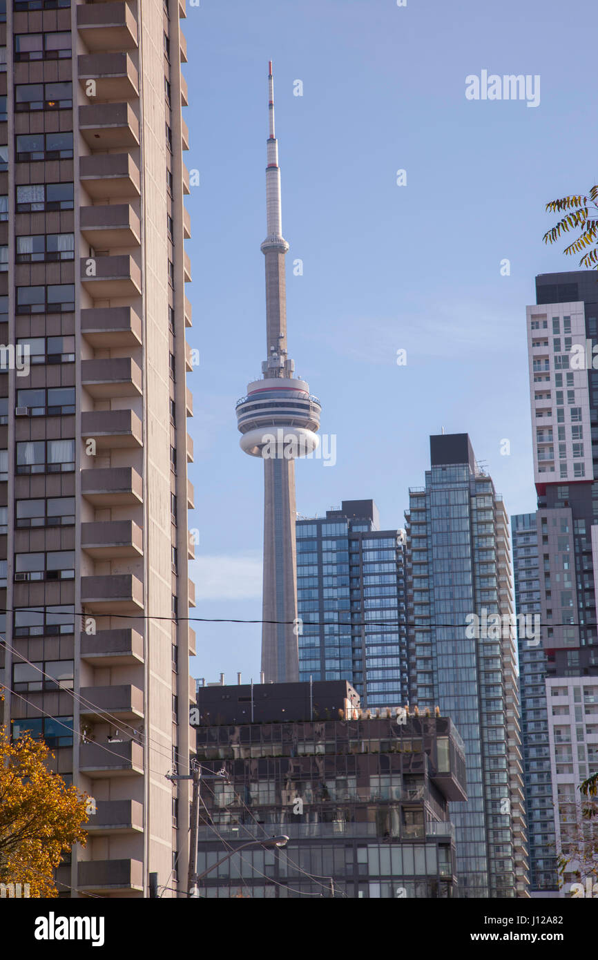 Architektur und Beobachtung Stadtturm in Toronto, Ontario. TORONTO, KANADA-NOVEMBER 01,2016: Stockfoto