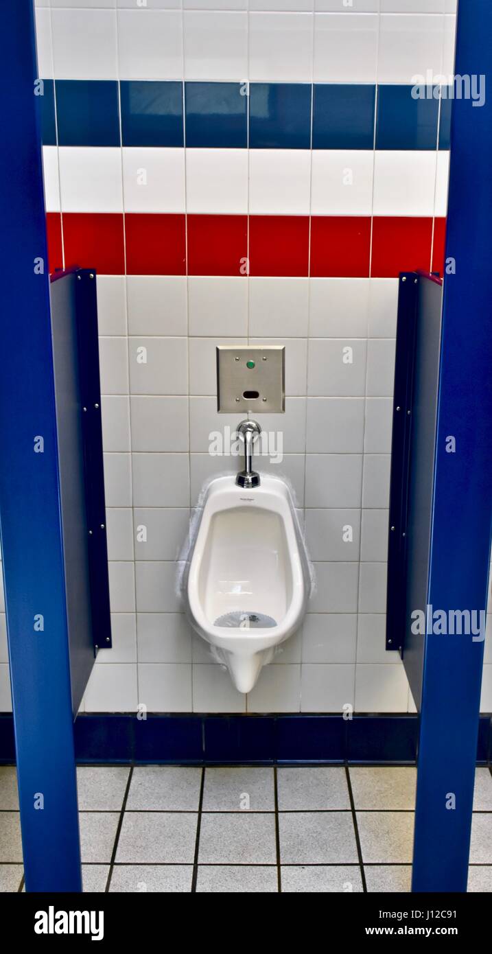 Öffentliche Toilette auf Reisen Rastplatz Stockfoto