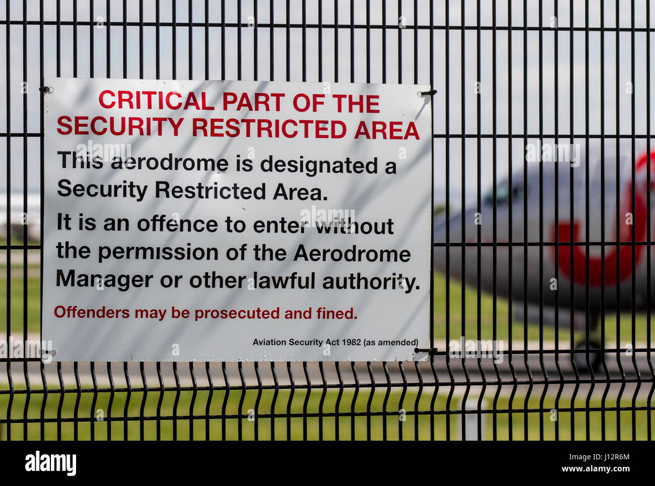 Sicherheit-Warnschild am Manchester Airport Stockfoto