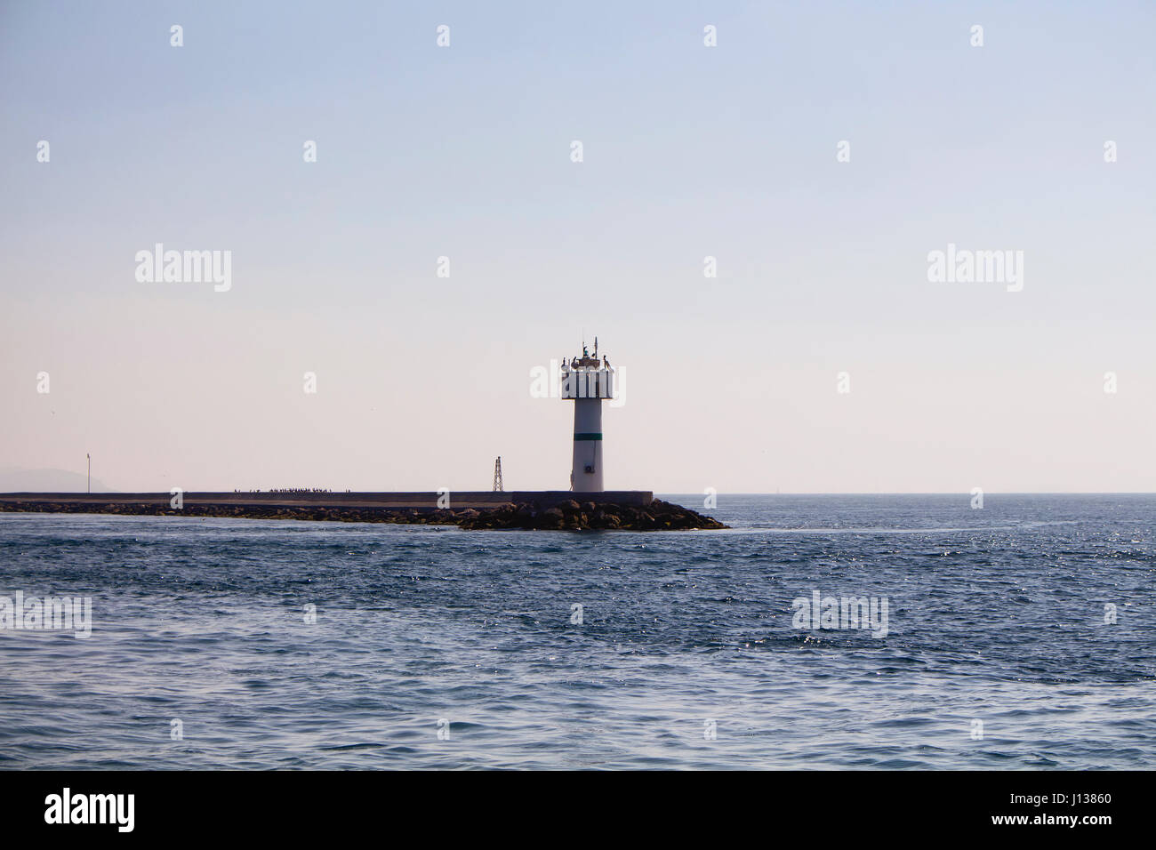 Blick auf Wasser Schutzschalter am Marmara-Meer in der Nähe von Kadiköy Fährhaus in Istanbul. Stockfoto