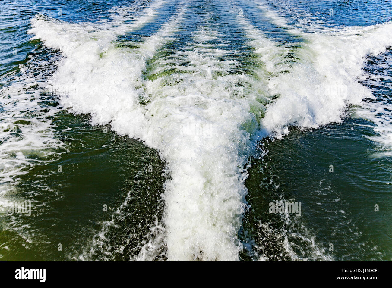 Kreuzfahrt Schiff Wildwasser-Trail am laufenden Band des Ozeans... Stockfoto