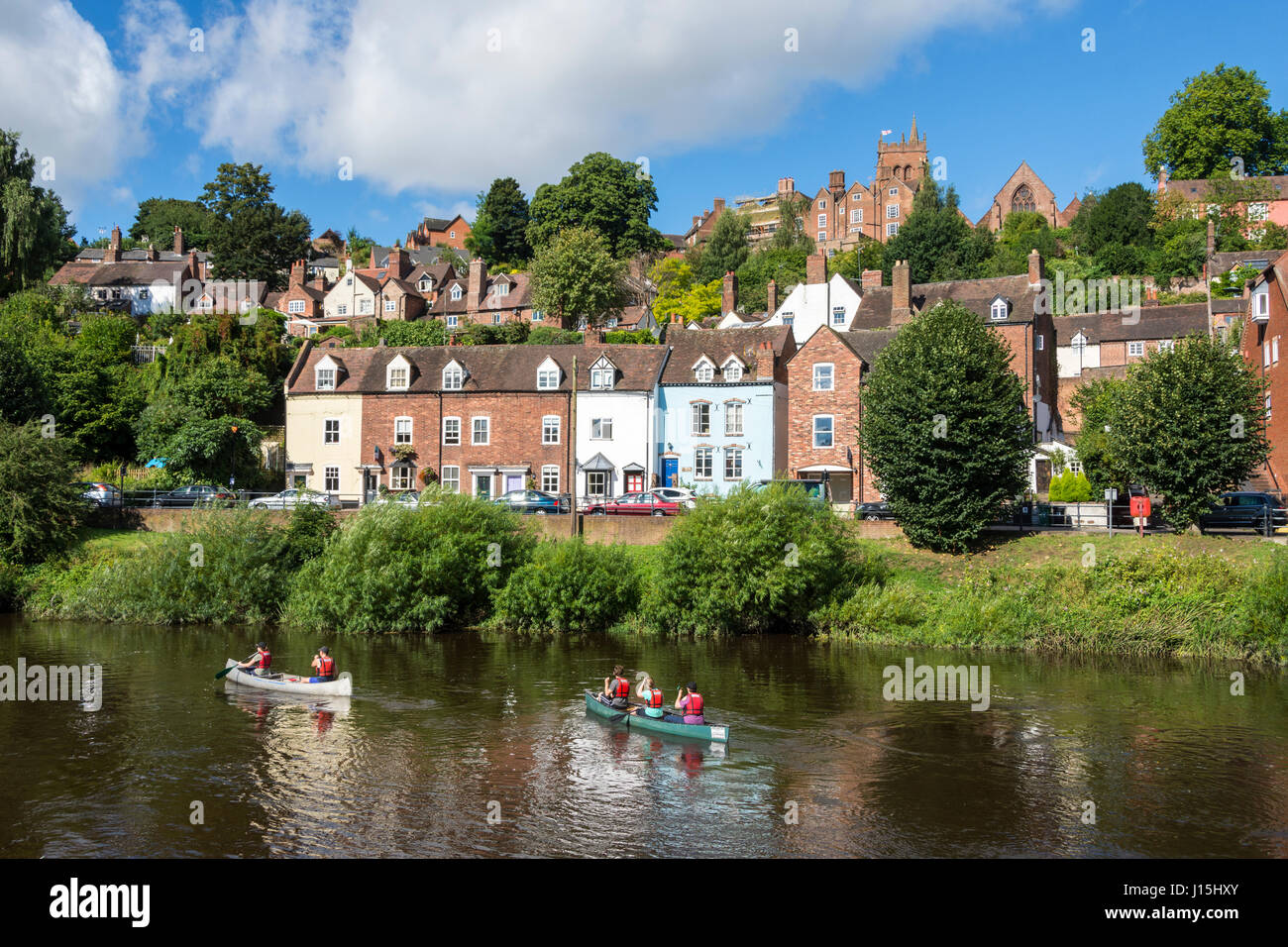 Kanuten auf dem Fluss Severn bei Bridgnorth, Shropshire, England, UK. Stockfoto