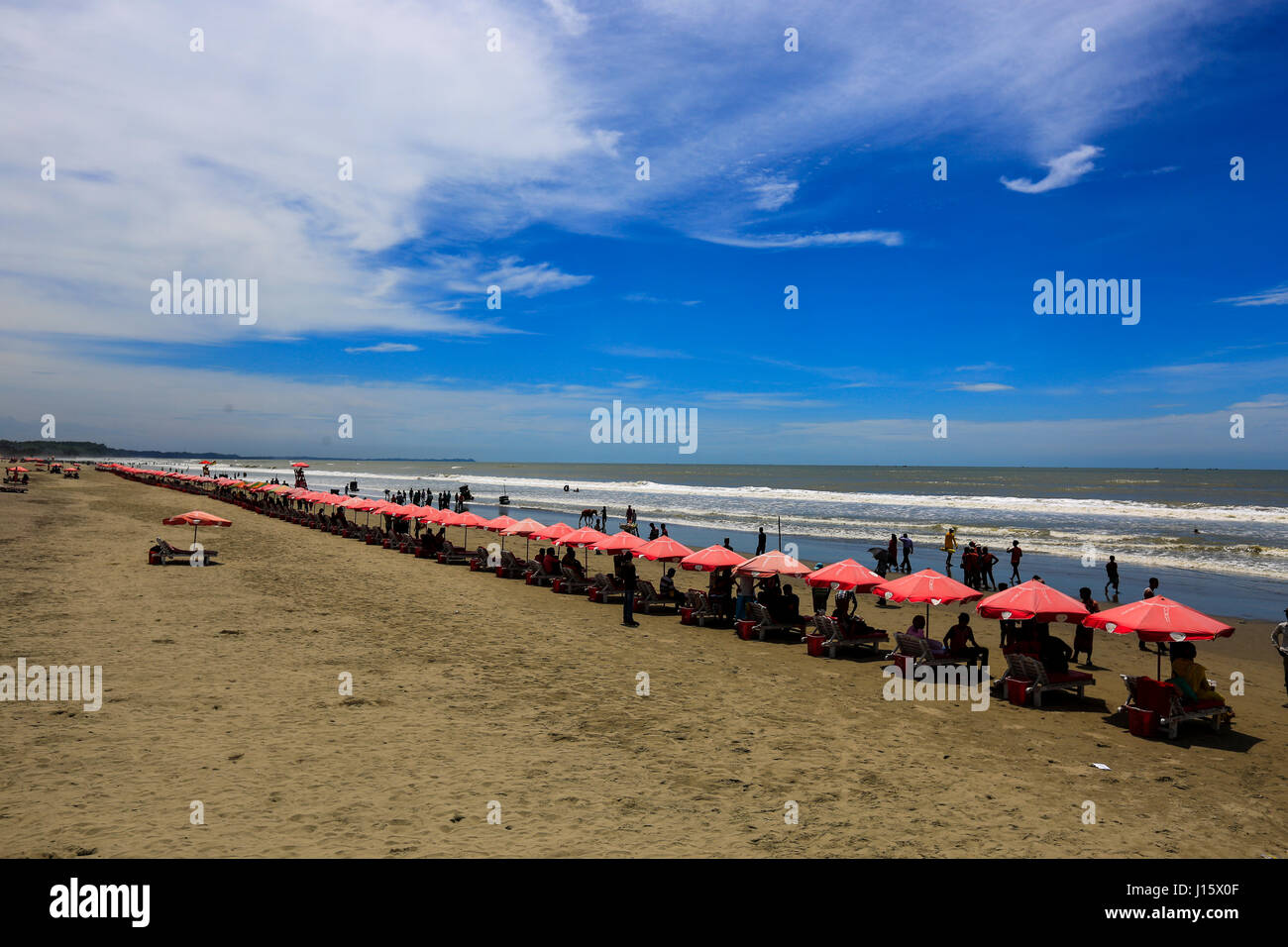 Blick auf die Cox Bazar Meer Strand, der längste Strand der Welt. Cox Bazar, Bangladesch. Stockfoto