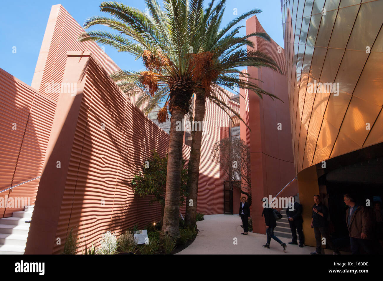 Norman Foster + Partners – Vereinigte Arabische Emirate-Pavillon auf der EXPO Mailand 2015 - der künstliche osasis Stockfoto