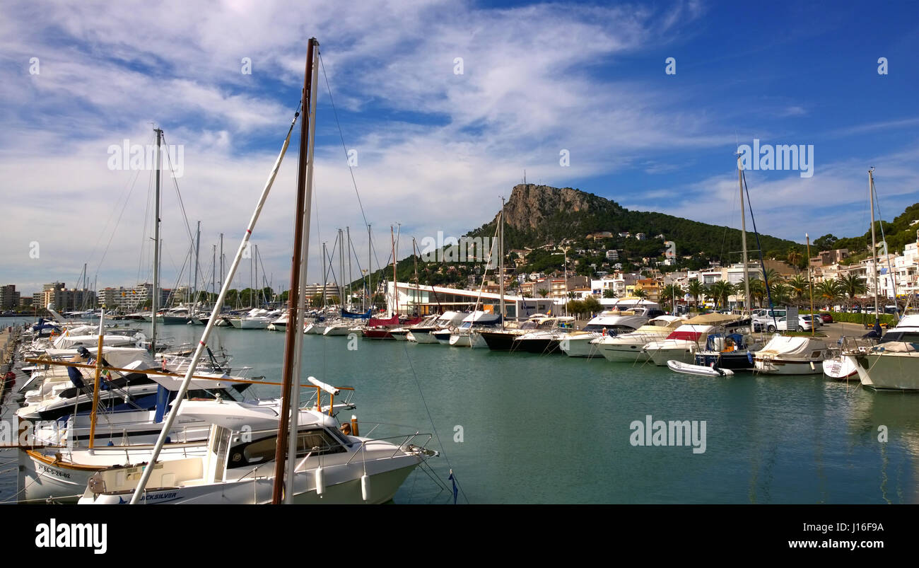 Ansicht des Seehafens in l ' Estartit, Spanien Stockfoto