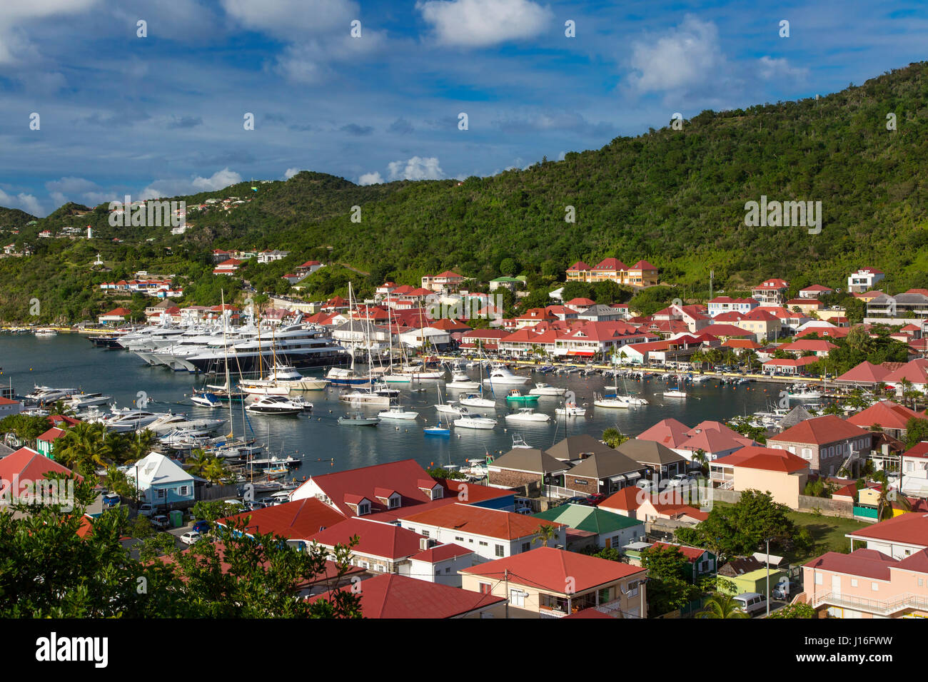 Boote drängen sich die Marina in Gustavia, St. Barths, Französische Antillen Stockfoto