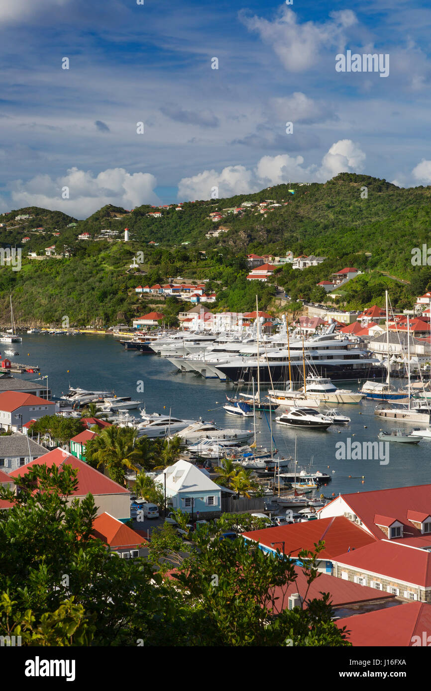 Boote drängen sich die Marina in Gustavia, St. Barths, Französische Antillen Stockfoto
