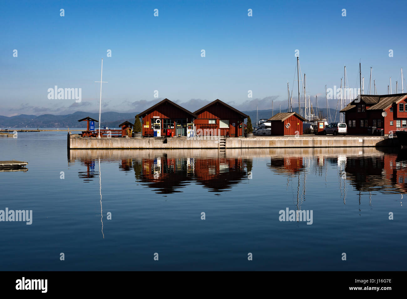 Tankstelle für Boote am Hafen in Holmestrand, Norwegen Stockfoto