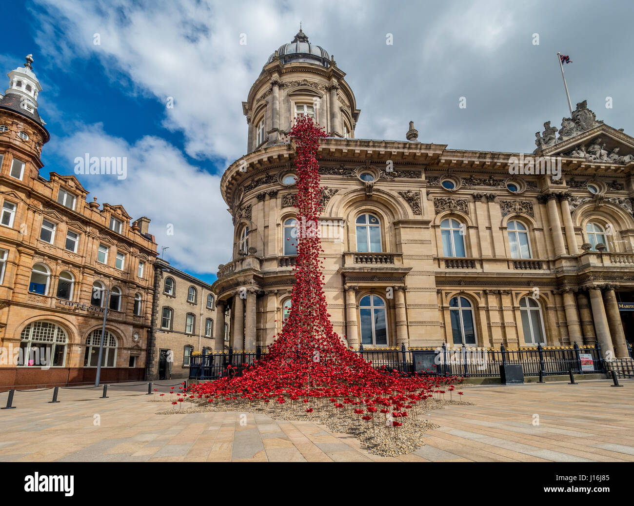 Mohn: Weinendes Fenster. VON Paul Cummings Künstler und Tom Piper Designer im Hull Maritime Museum. Rumpf. VEREINIGTES KÖNIGREICH. Stockfoto