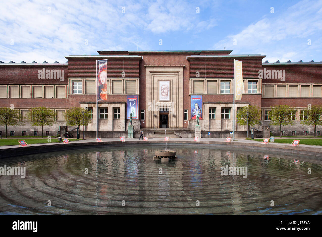 Europa, Deutschland, Düsseldorf, Museum Kunstpalast, Ehrenhof. Stockfoto