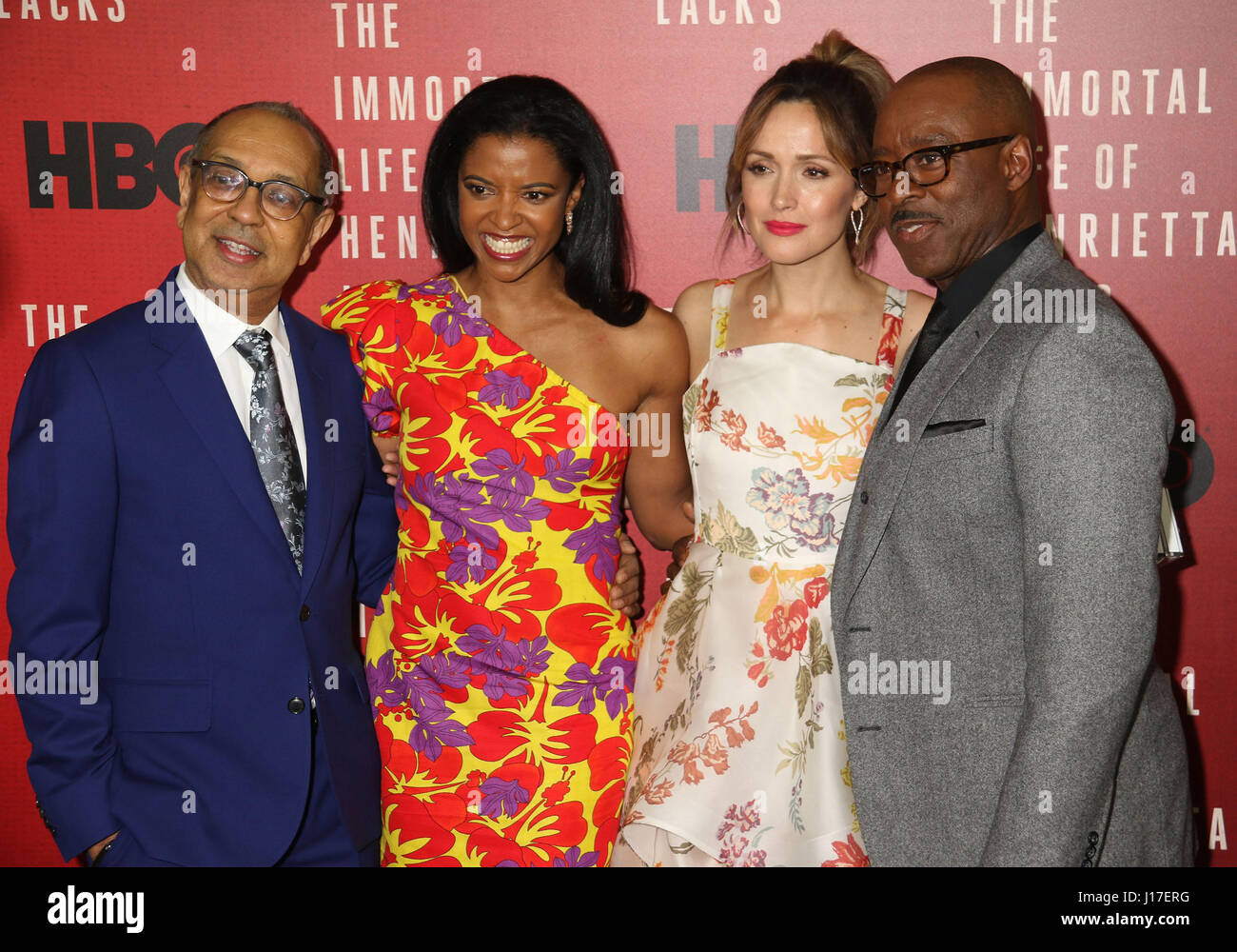 New York, New York, USA. 18. April 2017. Regisseur GEORGE C. WOLFE, besuchen Schauspielerinnen RENEE ELISE GOLDSBERRY, ROSE BYRNE und COURTNEY B. VANCE der New Yorker Premiere von "The Immortal Leben von Henrietta Lacks" beim SVA Theater statt. Bildnachweis: Nancy Kaszerman/ZUMA Draht/Alamy Live-Nachrichten Stockfoto