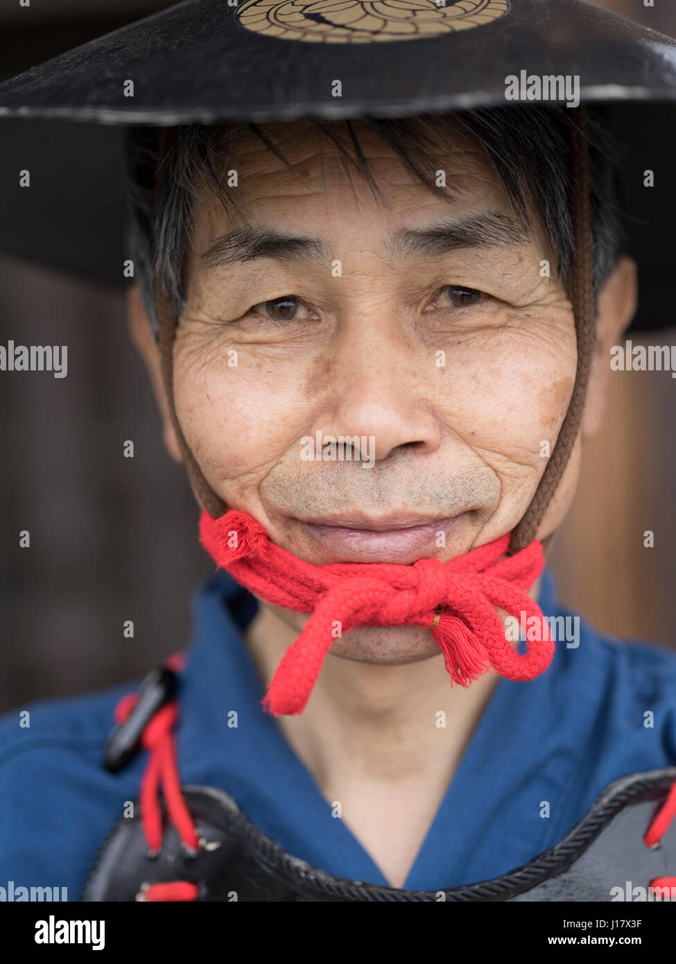 Burgwache am Haupttor der Burg Himeji, Himeji, Japan. Stockfoto