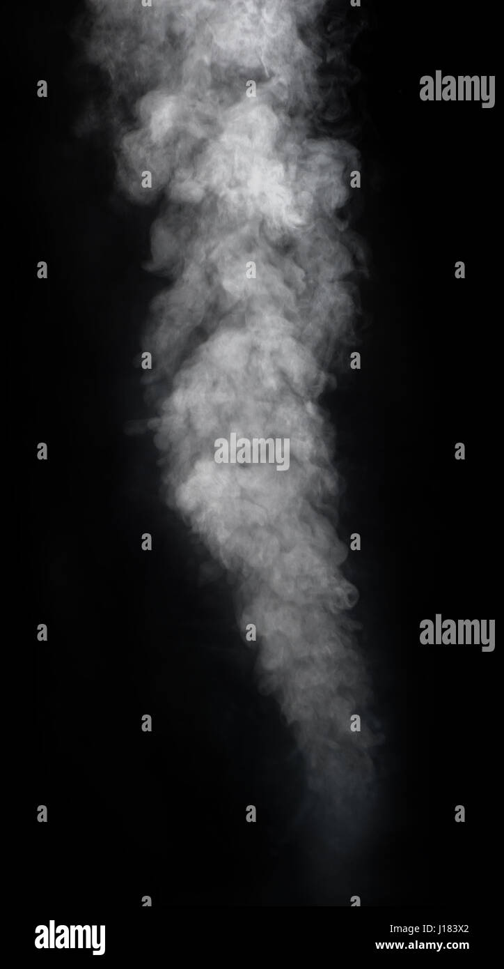 Weißer Rauch auf schwarzem Hintergrund Stockfoto