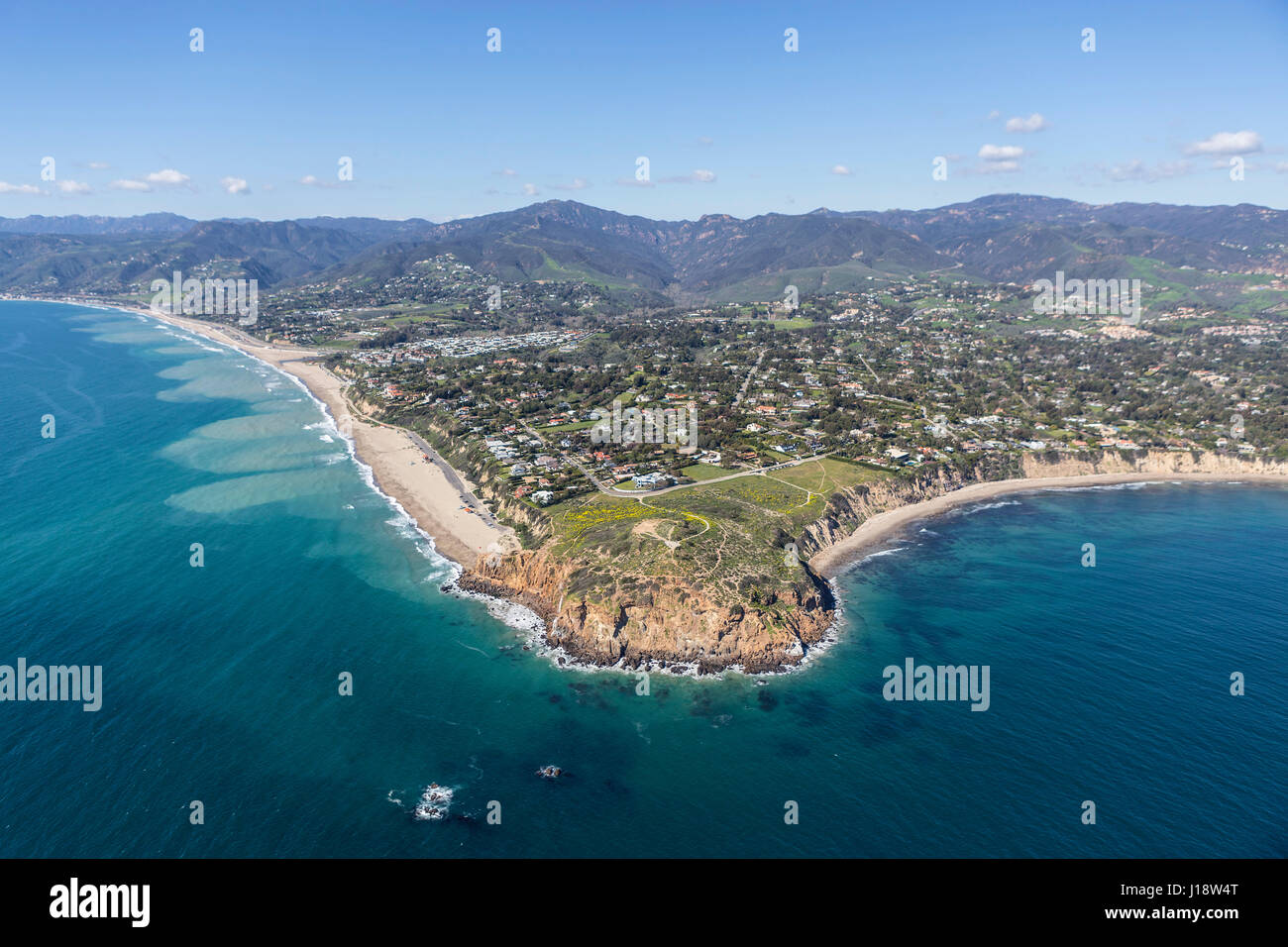 Luftaufnahme von Point Dume State Park und den nahegelegenen Stränden in Malibu, Kalifornien. Stockfoto