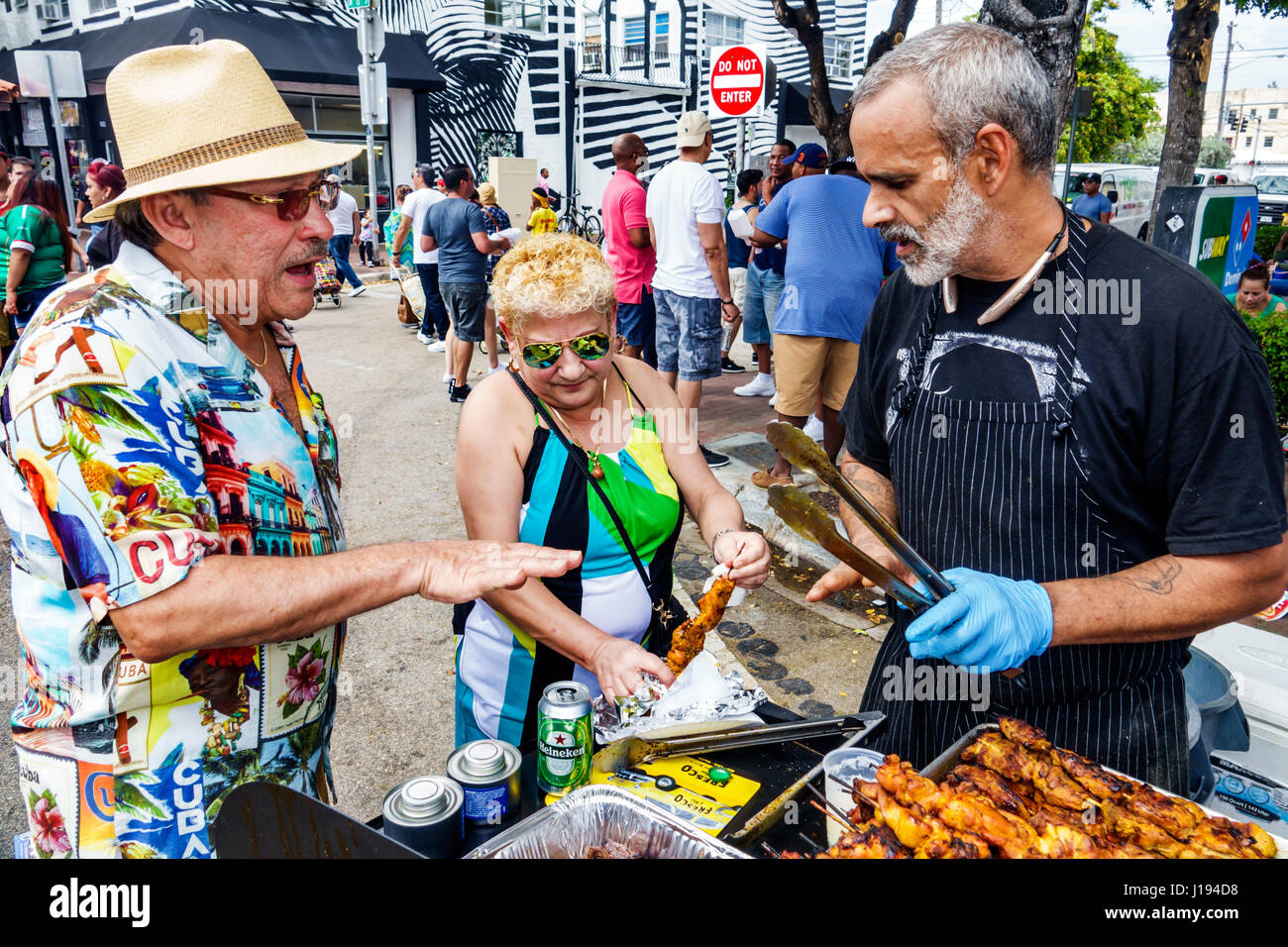 Miami Florida, Little Havana, Calle Ocho Carnaval Miami, jährliches Straßenfest, Karneval, ethnische Feierlichkeiten, lateinamerikanische lateinamerikanische Einwanderer aus Lateinamerika Stockfoto