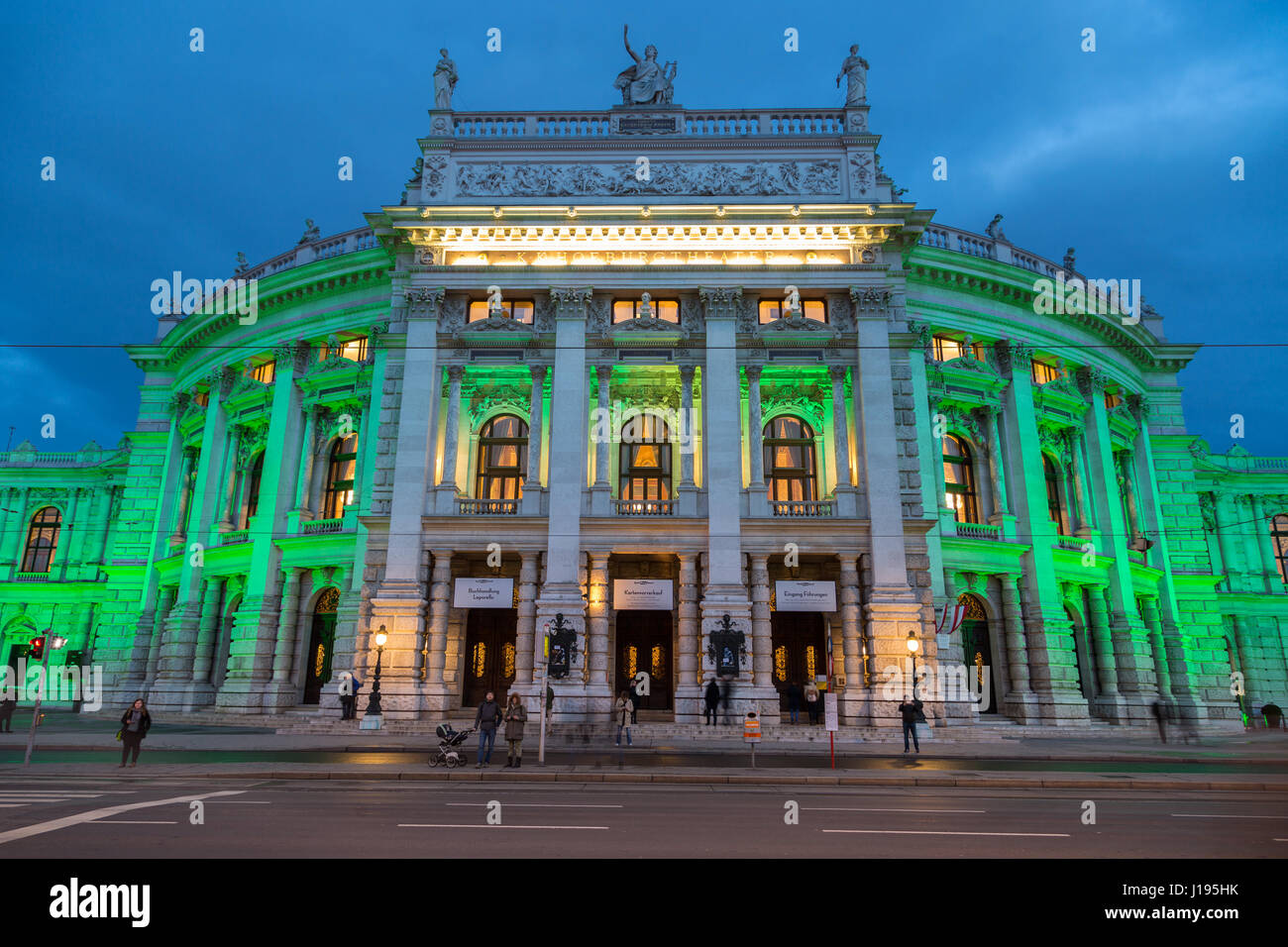 Wiener Burgtheater in der Abenddämmerung, Wien, Österreich Stockfoto