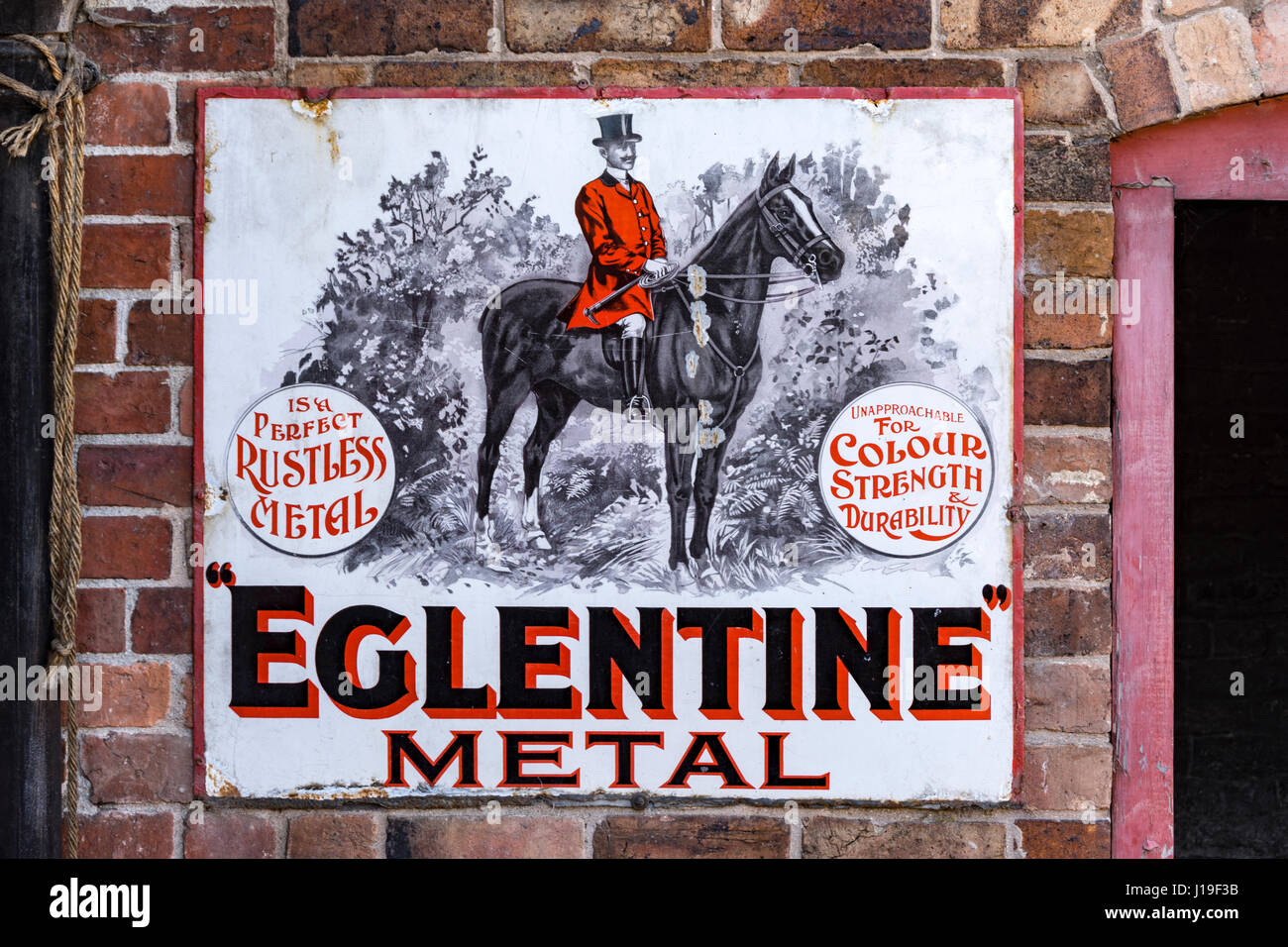 Vintage Werbung melden bei Blists Hill Victorian Town, in der Nähe von Madeley, Shropshire, England, UK. Stockfoto