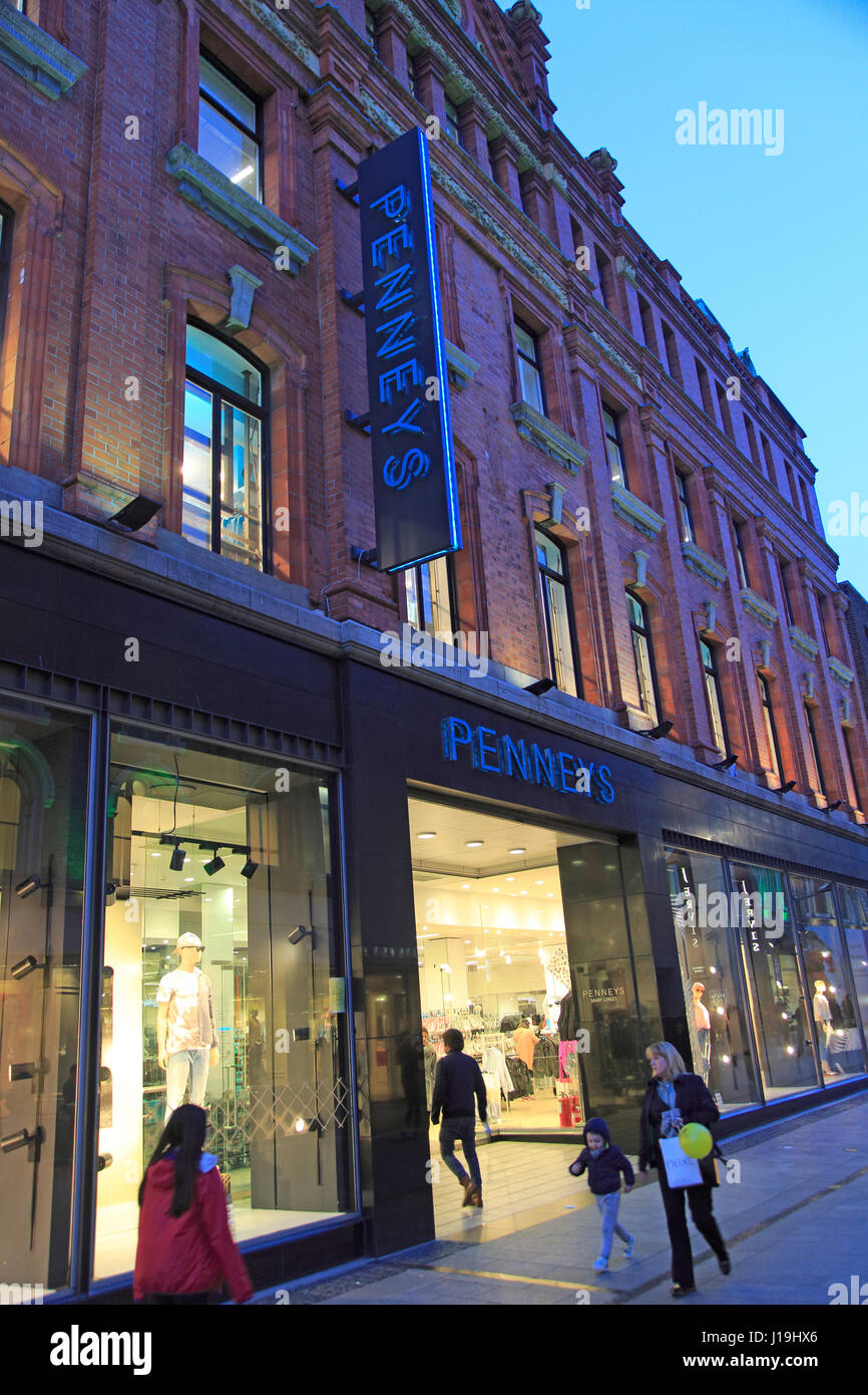 Pennys Kaufhaus Shop in der Nacht, Stadt von Dublin, Irland, Republik Irland Stockfoto