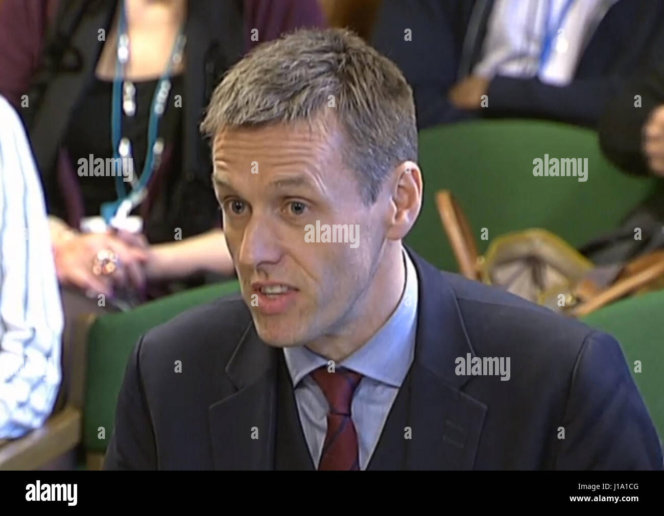 Dr. John Rogers, ehemals medical Officer bei UK Athletics, zeugt, eine Anhörung der Kultur, Medien und Sport Ausschuss zum Thema Bekämpfung von doping im Sport im House Of Commons in London. Stockfoto