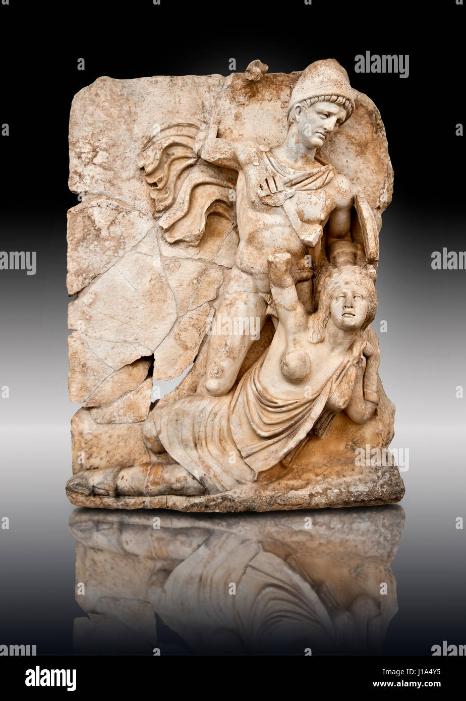 Foto von römischen Releif Skulptur des Kaisers Claudius über, Britanica, South Building, Zimmer 1-3, Aphrodisias Museum, Aphrodisias, Türkei zu besiegen. N Stockfoto
