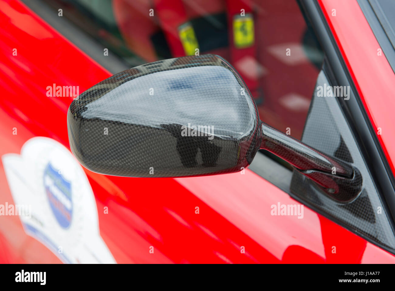 Carbon Faser Flügel Spiegel Detail der Ferrari Challenge Stradale Stockfoto