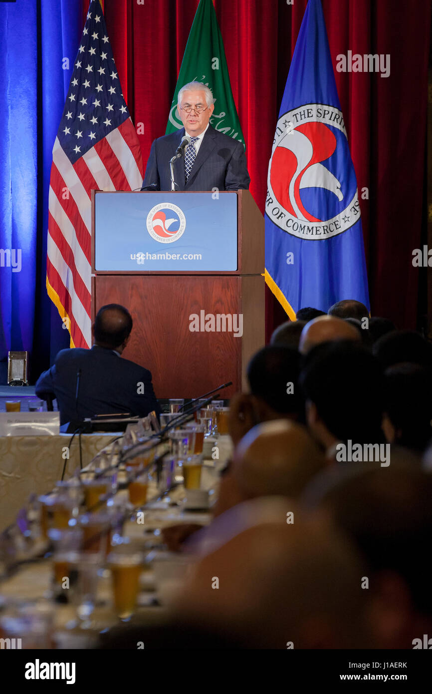 Washington, USA. 19. April 2017.  US-Außenministerin, Rex Tillerson, spricht bei der U.S.-Saudi Arabien CEO Summit. Bildnachweis: B Christopher/Alamy Live-Nachrichten Stockfoto