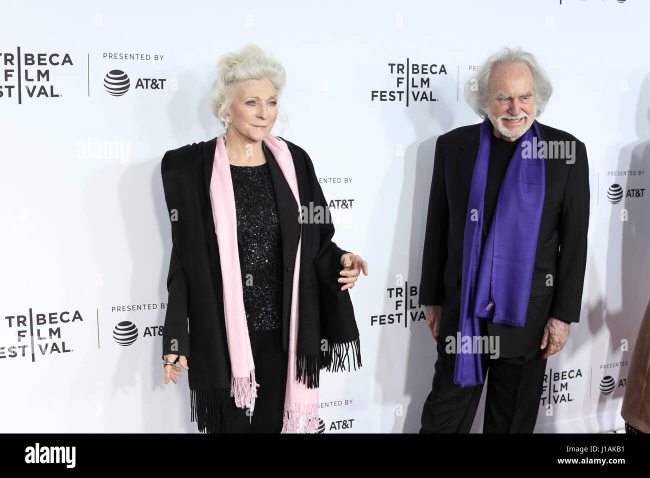New York, USA. 19. April 2017. Judy Collins kommt auf dem Tribeca Film Festival Opening Night, Clive Davis: The Soundtrack Of Our lebt Credit: The Foto Zugang/Alamy Live News Stockfoto