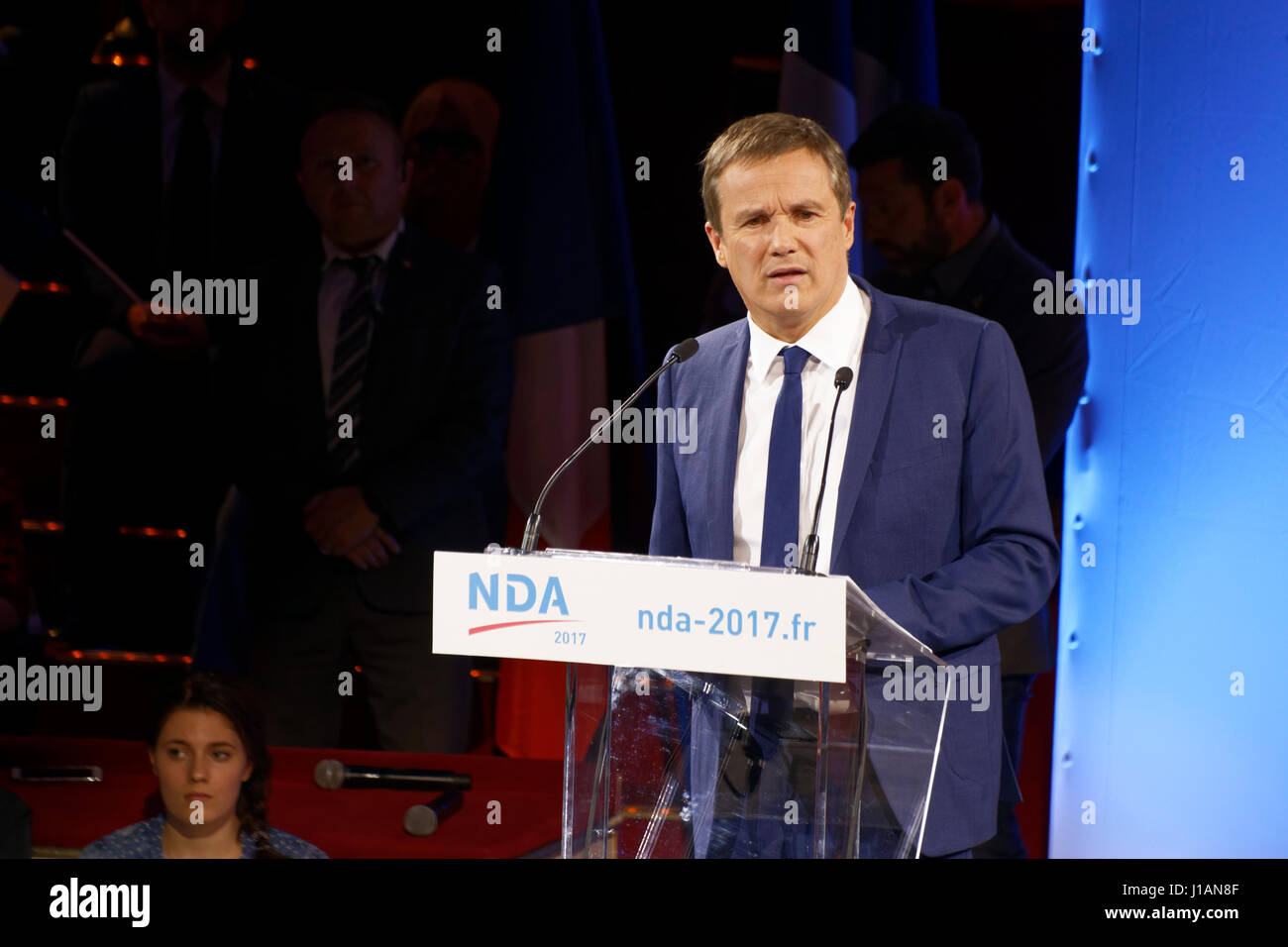 Paris, Frankreich. 19. April 2017. Während die erste Runde der Präsidentschaftswahlen nähert, spricht Nicolas Dupont-Aignan, um unentschlossen, bei seiner letzten Kampagne-Versammlung im Cirque d ' Hiver Bouglione zu überzeugen. Bildnachweis: Bernard Menigault/Alamy Live-Nachrichten Stockfoto