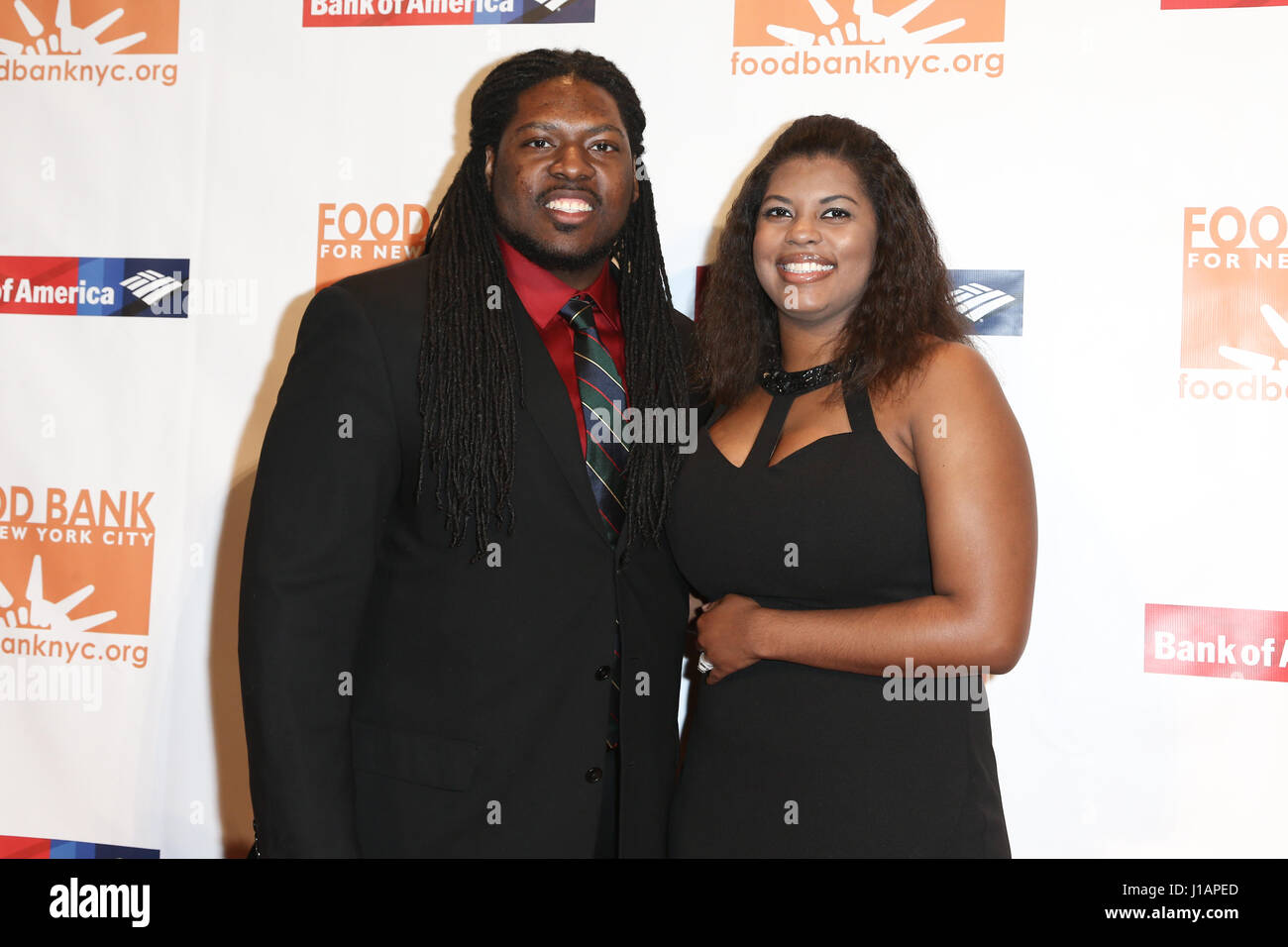 New York, Vereinigte Staaten von Amerika. 19. April 2017. Adam Gettis (L) und Dionna Taylor besucht die Lebensmittelbank für New York Citys Can-Do Awards Dinner 2017 bei Cipriani am 19. April 2017 in New York City. Bildnachweis: Debby Wong/Alamy Live-Nachrichten Stockfoto