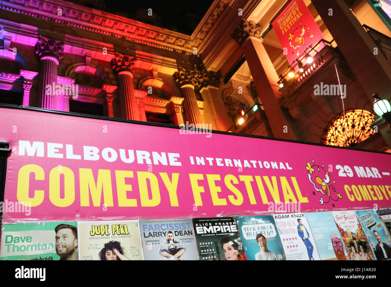 Melbourne Australien. 20. April 2017. Melbourne Town Hall ist Gastgeber für die Melbourne International Comedy Festival, das drittgrößte Comedy-Festival der Welt, da es im Jahr 1987 gegründet wurde und von Barry Humphreys mit Hunderten von lokalen und internationalen Künstlern und Comedians und Handlungen als Vehikel für Stand-up- und Kabarett Handlungen Skizze zeigt den Kredit: Amer Ghazzal/Alamy Live-Nachrichten Stockfoto