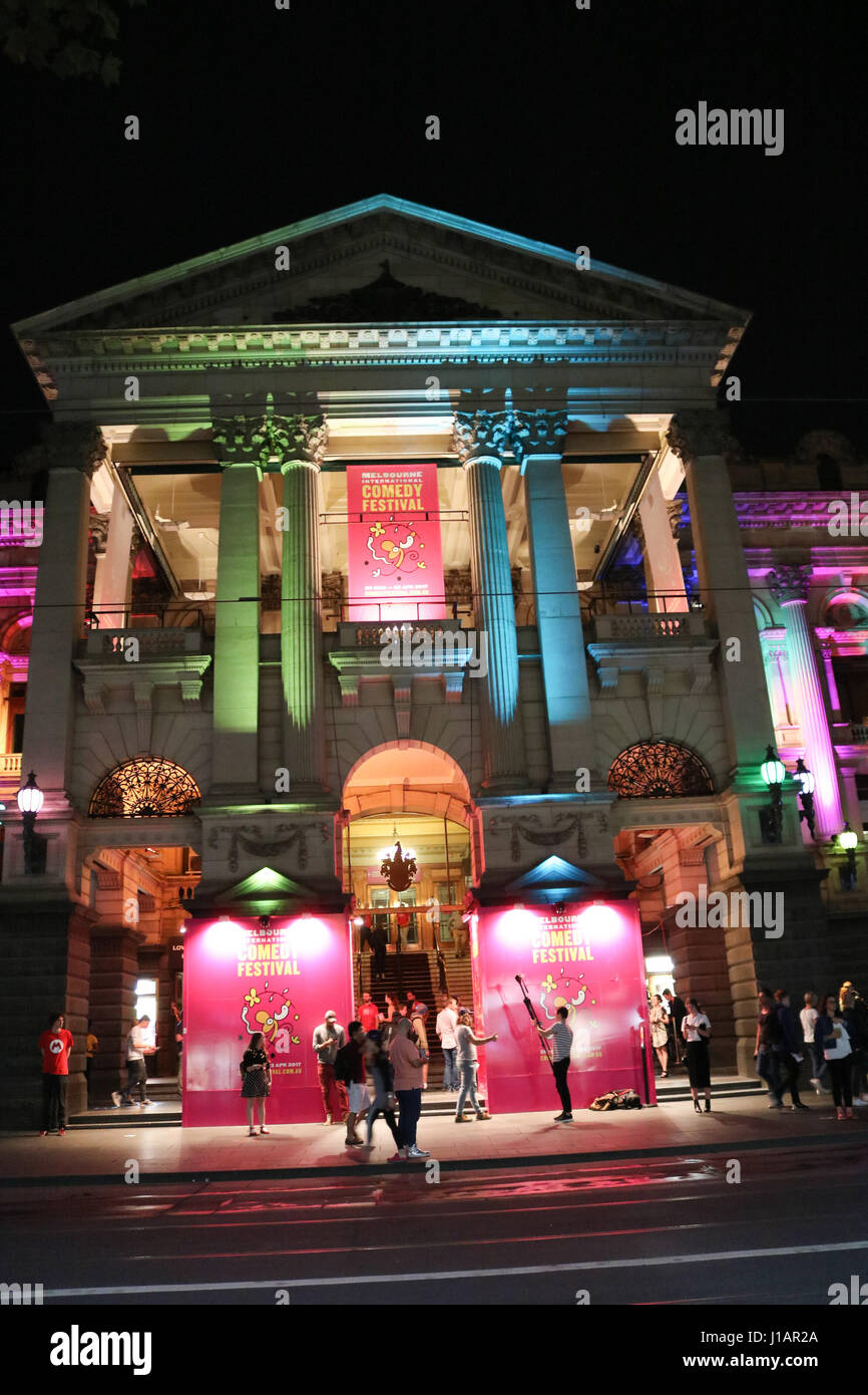 Melbourne Australien. 20. April 2017. Melbourne Town Hall ist Gastgeber für die Melbourne International Comedy Festival, das drittgrößte Comedy-Festival der Welt, da es im Jahr 1987 gegründet wurde und von Barry Humphreys mit Hunderten von lokalen und internationalen Künstlern und Comedians und Handlungen als Vehikel für Stand-up- und Kabarett Handlungen Skizze zeigt den Kredit: Amer Ghazzal/Alamy Live-Nachrichten Stockfoto